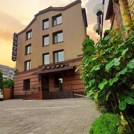 Hotel Status Vinnytsia Exterior photo