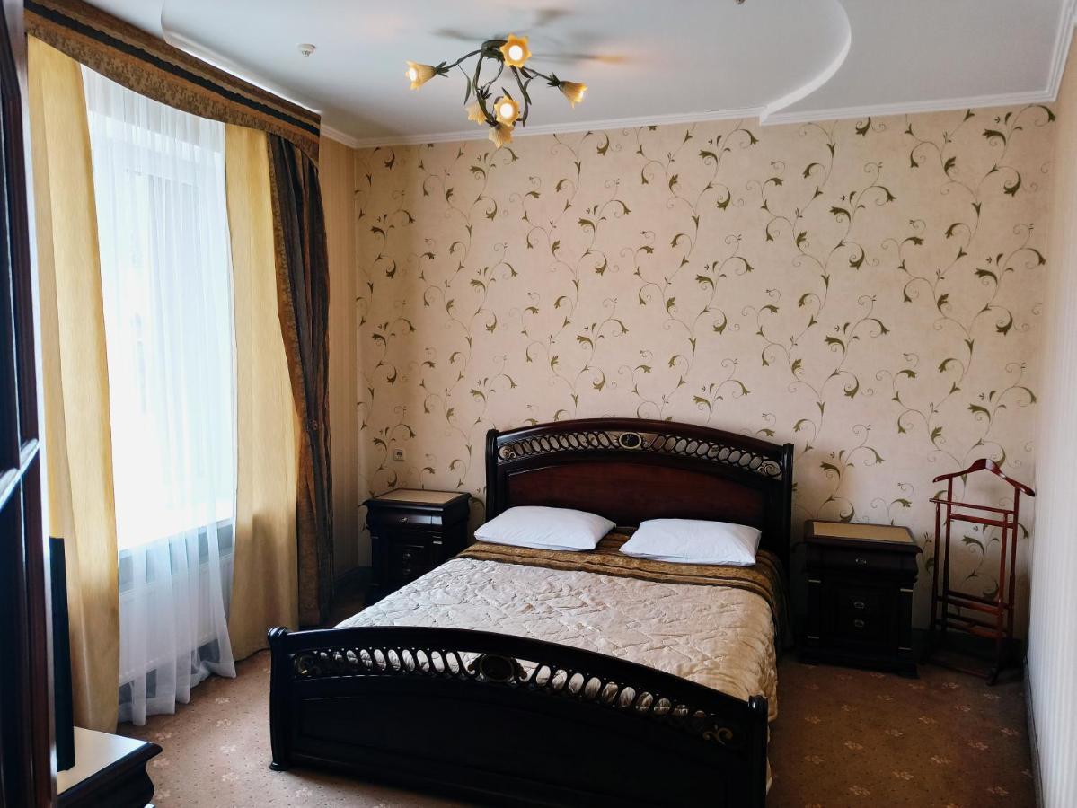 Hotel Status Vinnytsia Exterior photo