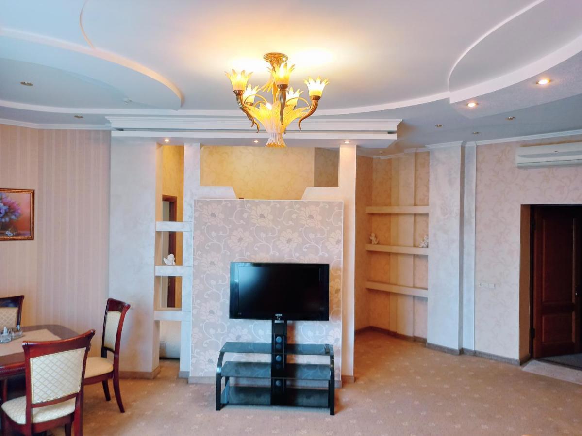 Hotel Status Vinnytsia Exterior photo