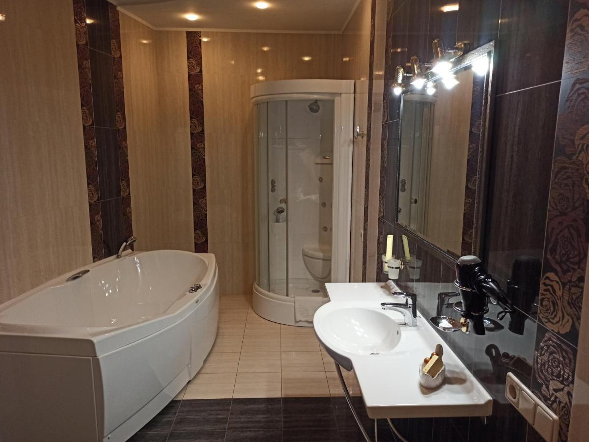 Hotel Status Vinnytsia Exterior photo