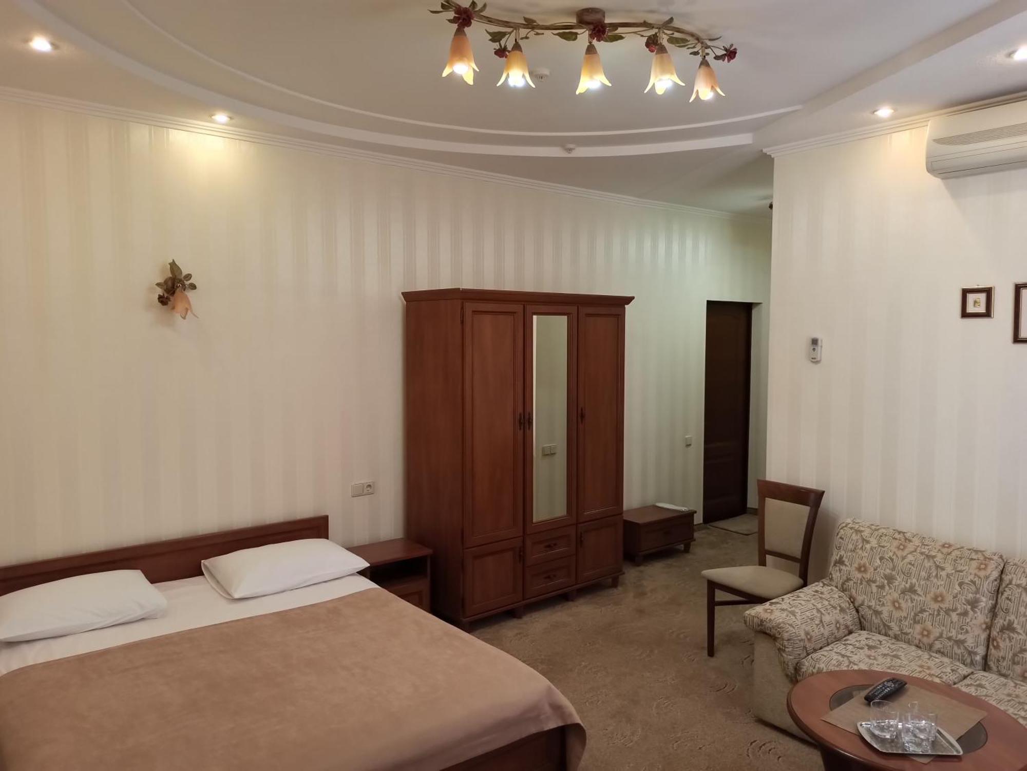 Hotel Status Vinnytsia Exterior photo
