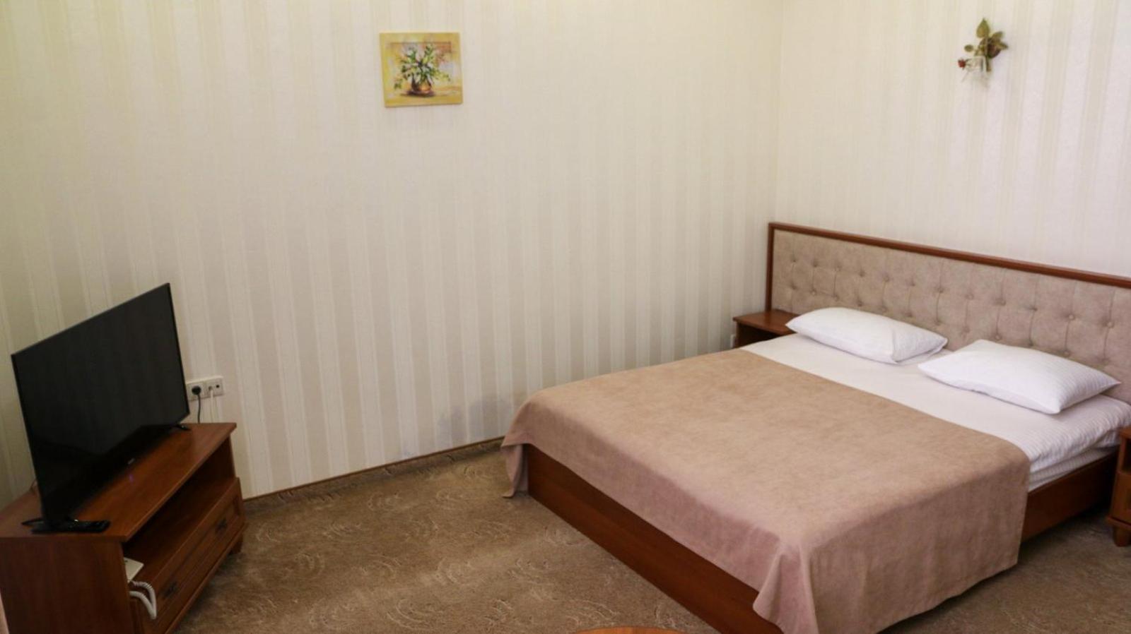 Hotel Status Vinnytsia Exterior photo