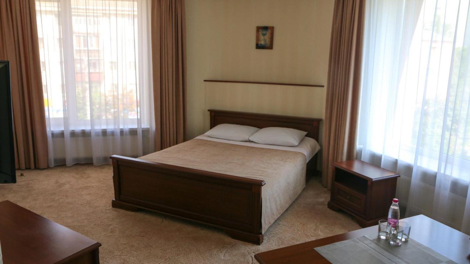 Hotel Status Vinnytsia Exterior photo